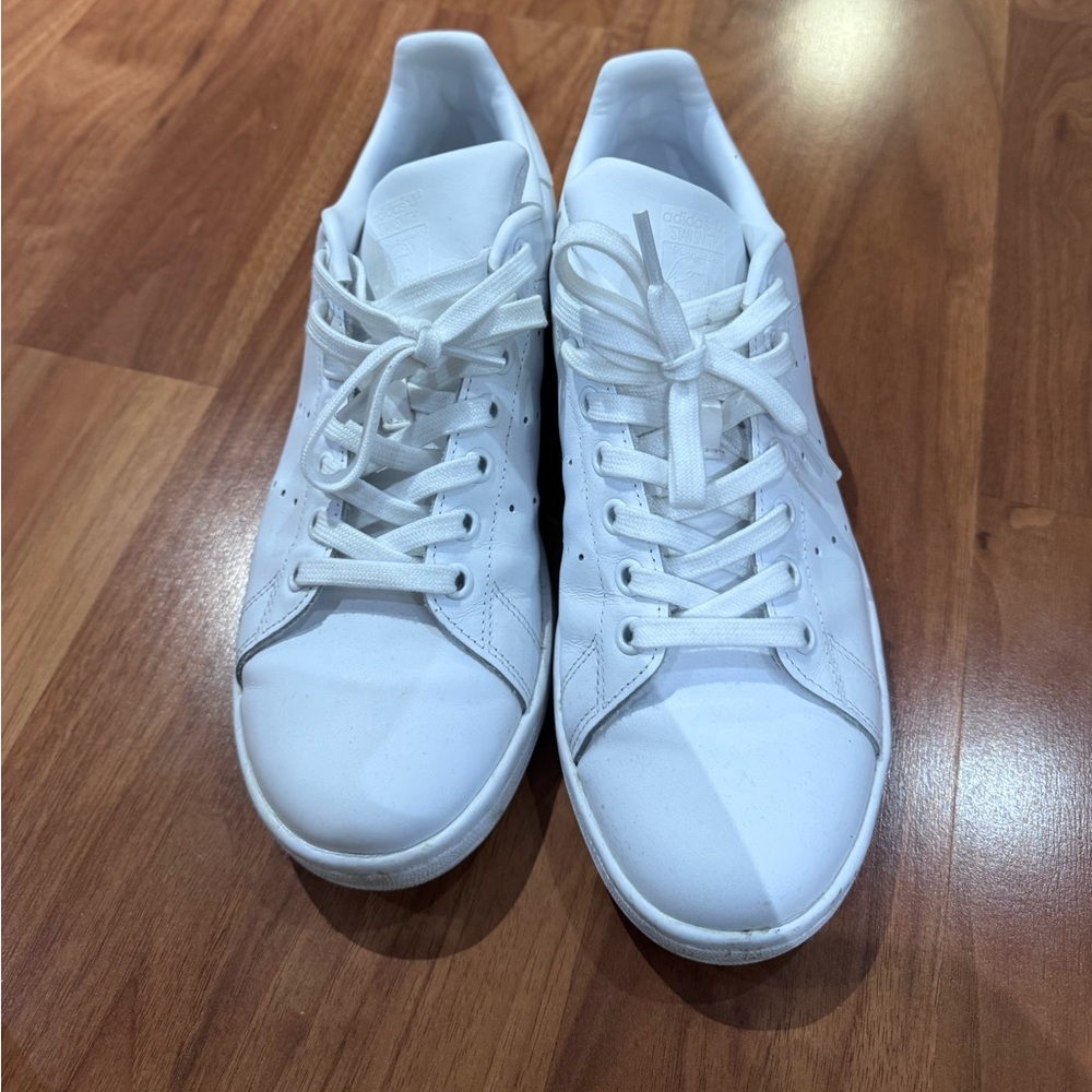 Adidas sneaker size 8M